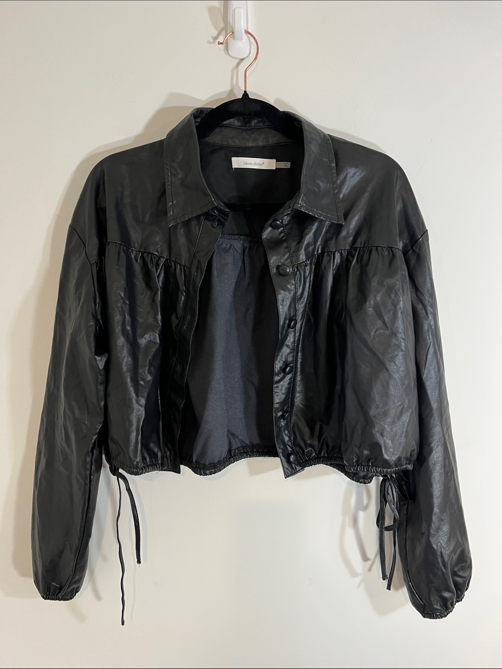 Idem ditto  cropped, gathered faux-leather jacket large